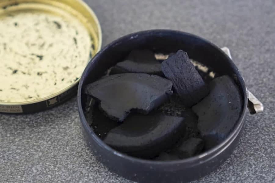 نحوه درست کردن واکس کفش خشک شده